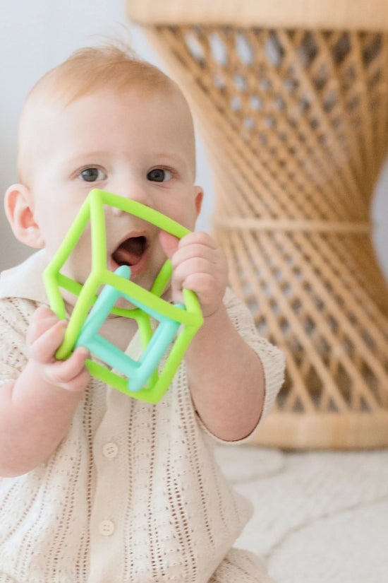 ® Montessori Toys for Newborns (4–6 Months)