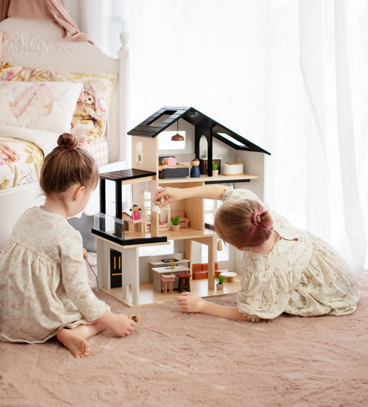 ® Sweetwood Edge Dollhouse