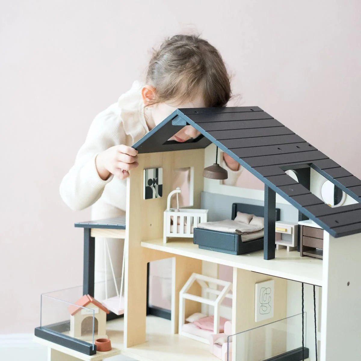 ® Sweetwood Edge Dollhouse